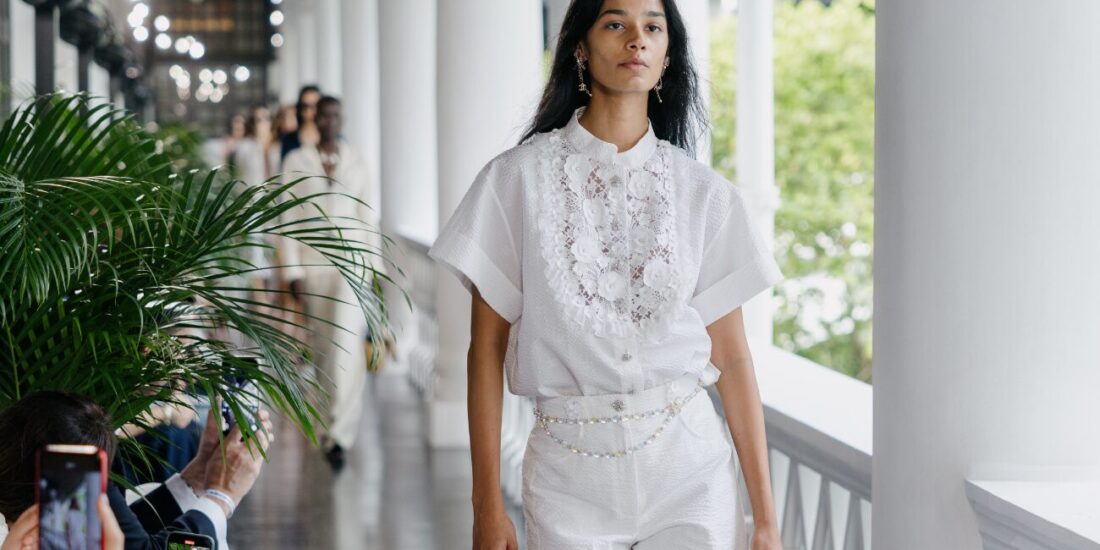 GBC Tanya Suganya Kenapa Kulitnya GLOW Ketika Di Pentas CHANEL Cruise Singapura
