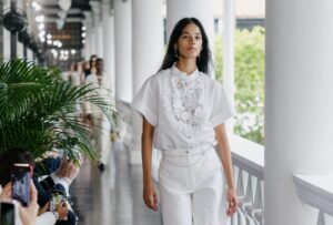 GBC Tanya Suganya Kenapa Kulitnya GLOW Ketika Di Pentas CHANEL Cruise Singapura